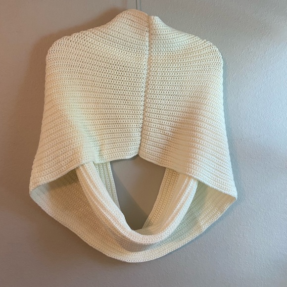 J Crew Scarf. NWT - Picture 2 of 3